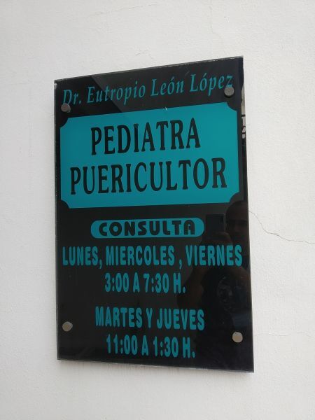 Pediatra Puericultor Dr. Eutropio León López